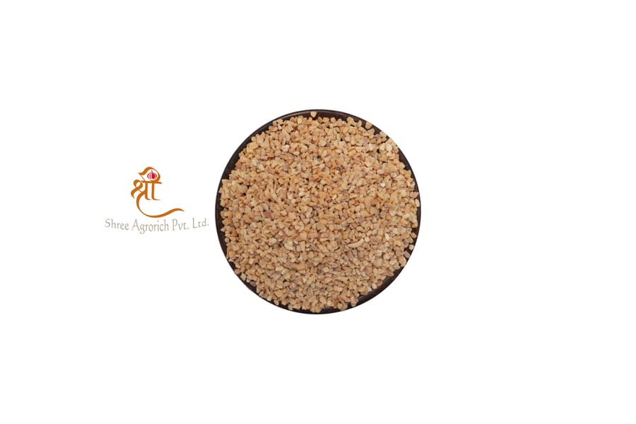 Dehydrated chopped garlic, bold flavour, export-grade from Gujarat, India